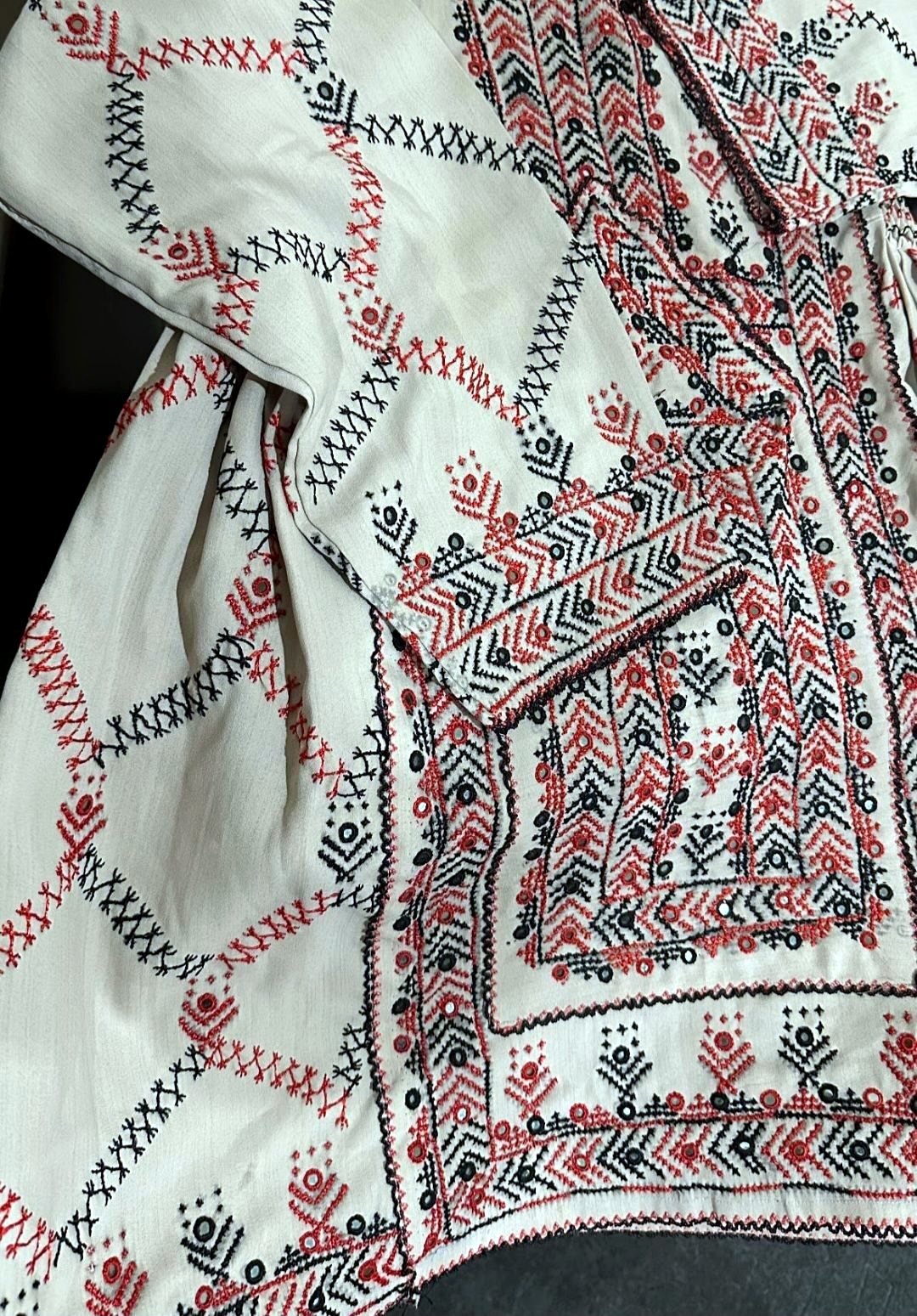 Siah dozi balochi.jpg